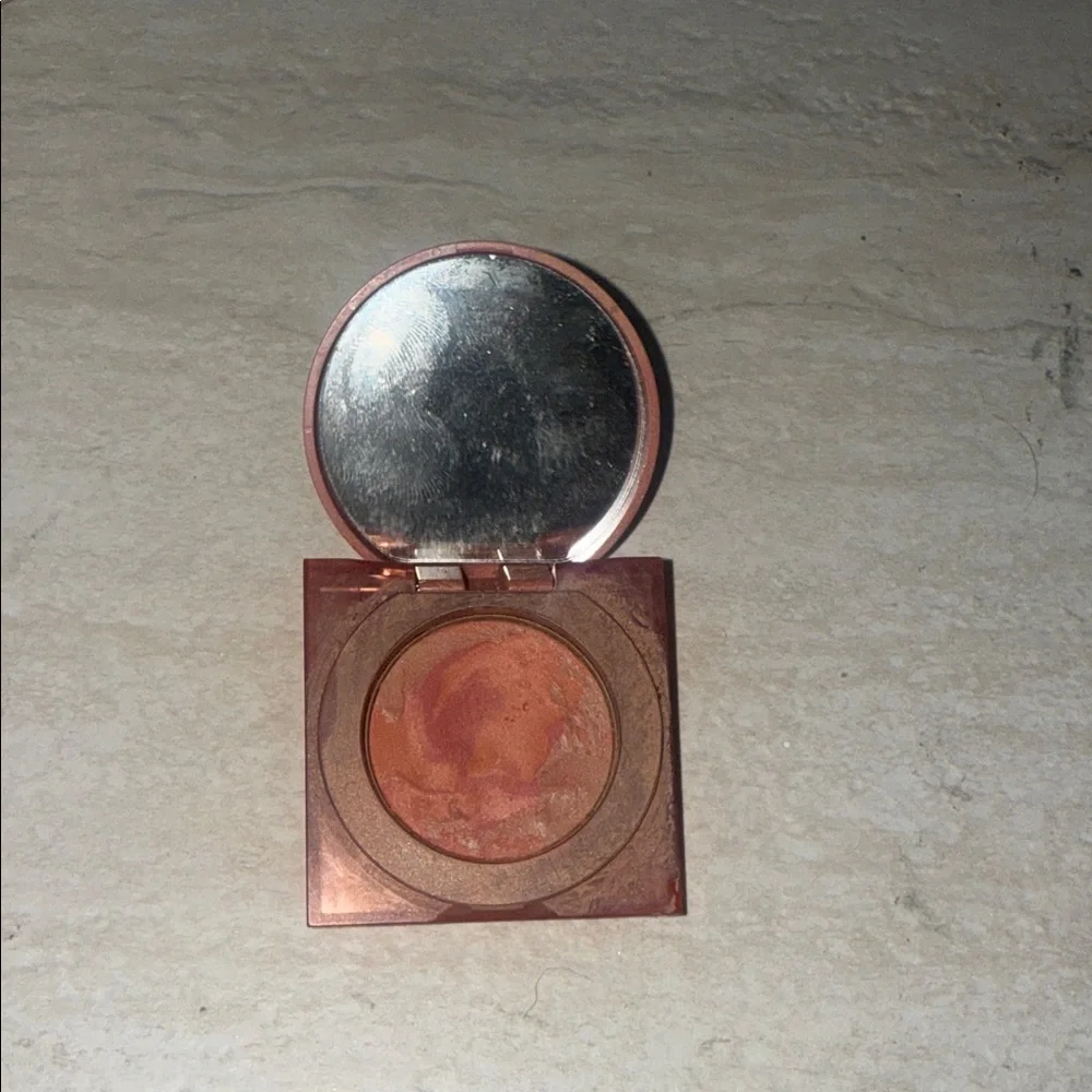 Creamy Peach Blush Compact — Warm Peach Shade